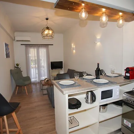 公寓 Platytera Corfu Town *